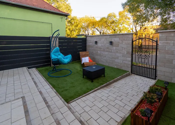 Lackó - Exkluzív *