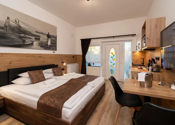 Lacko - Exkluziv * Keszthely