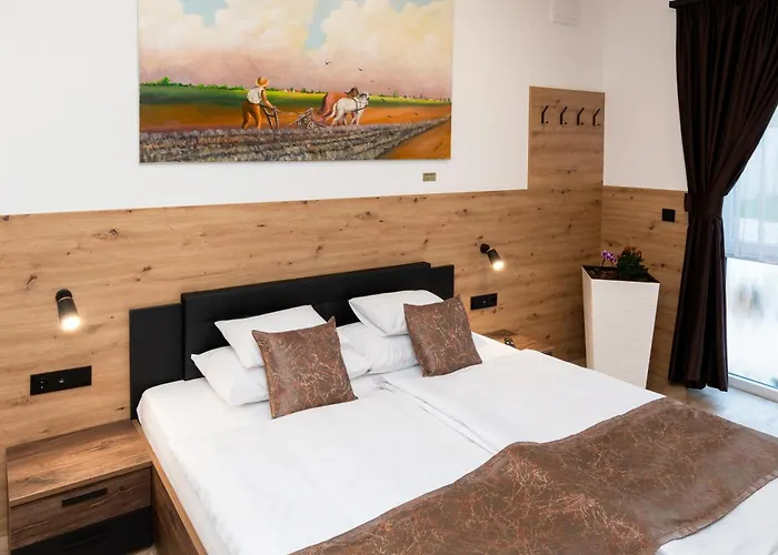 Lackó - Exkluzív *